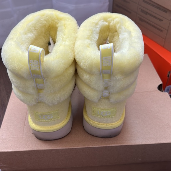 Ugg - Picture 4 of 7
